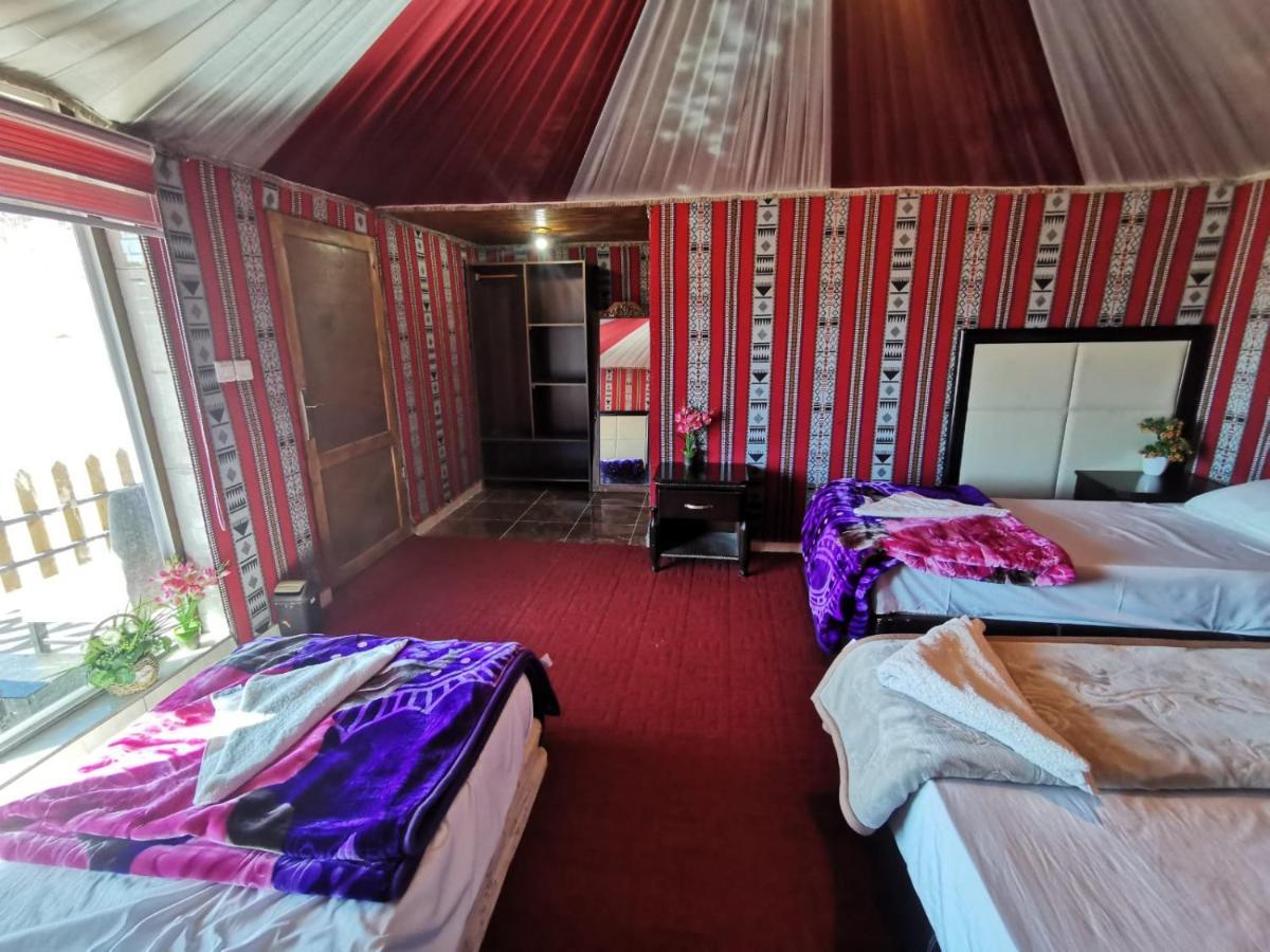 Wadi Rum Oscar Camp ภายนอก รูปภาพ
