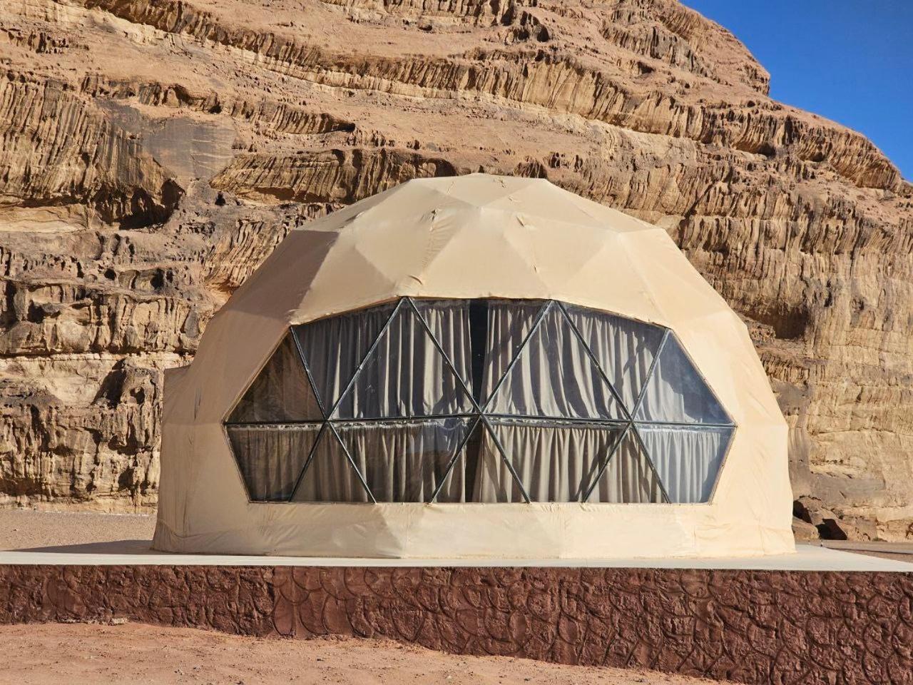 Wadi Rum Oscar Camp ภายนอก รูปภาพ