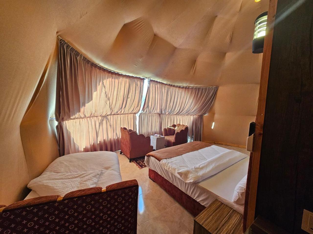 Wadi Rum Oscar Camp ภายนอก รูปภาพ