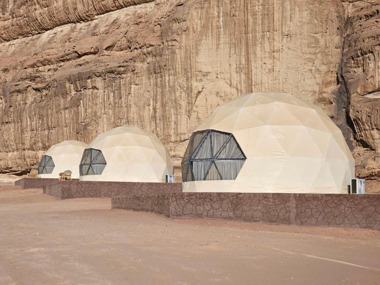Wadi Rum Oscar Camp ภายนอก รูปภาพ