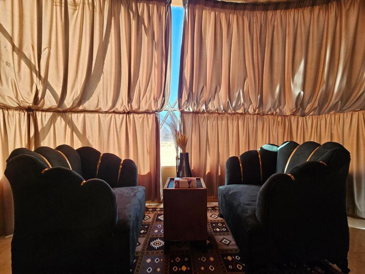 Wadi Rum Oscar Camp ภายนอก รูปภาพ