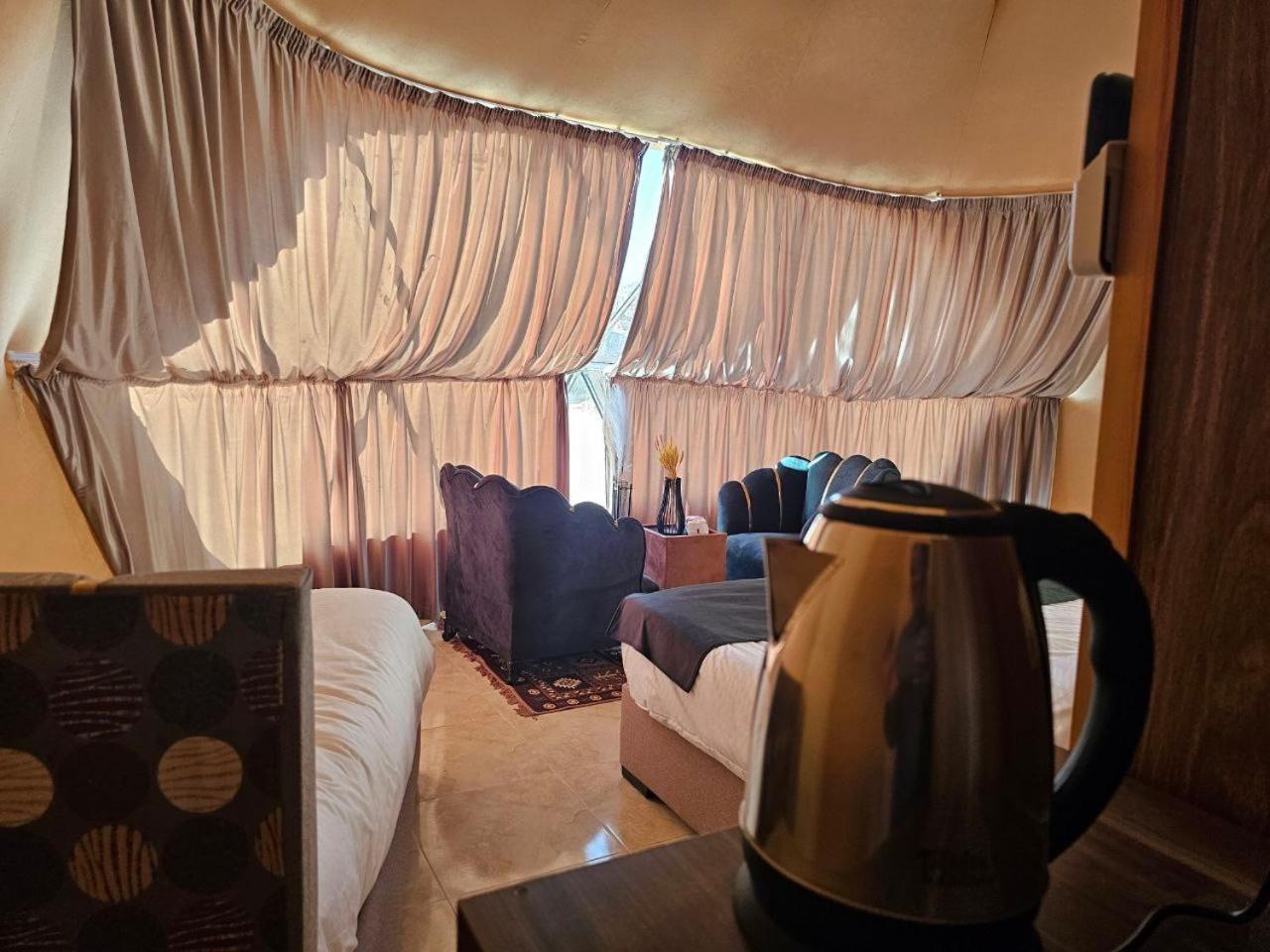 Wadi Rum Oscar Camp ภายนอก รูปภาพ