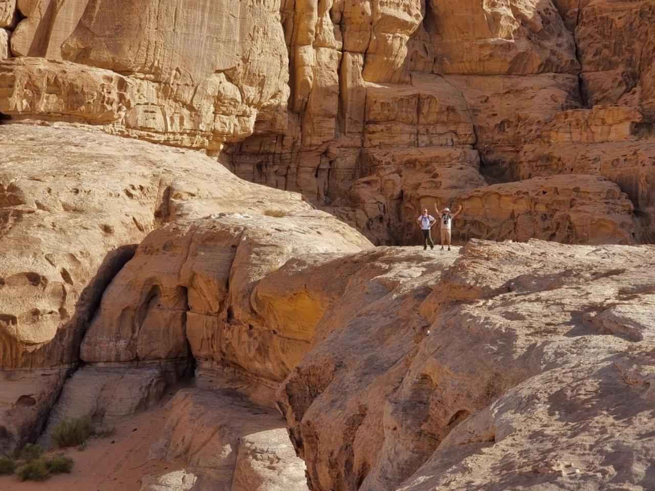 Wadi Rum Oscar Camp ภายนอก รูปภาพ