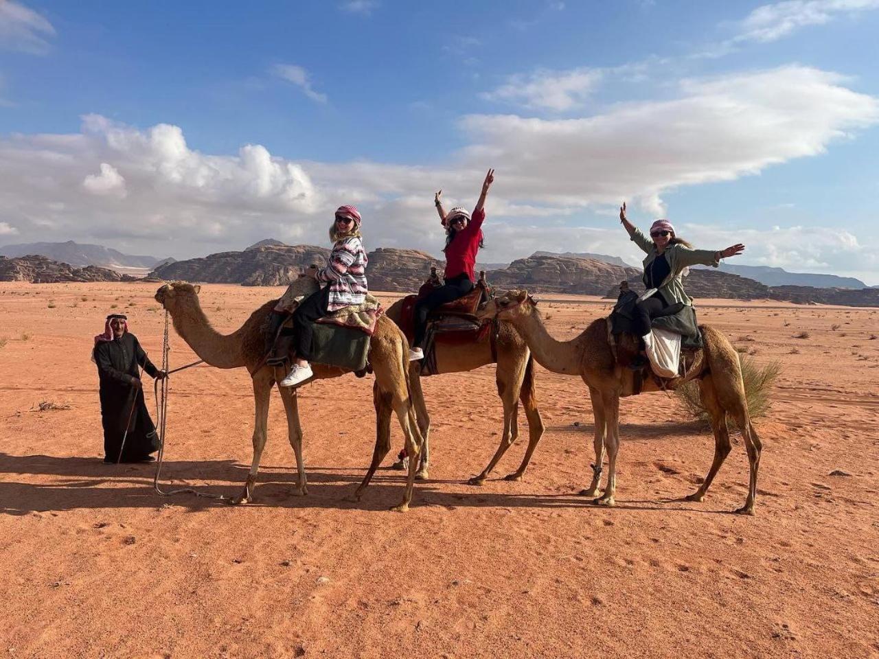 Wadi Rum Oscar Camp ภายนอก รูปภาพ