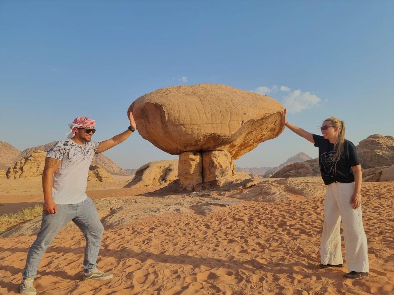 Wadi Rum Oscar Camp ภายนอก รูปภาพ