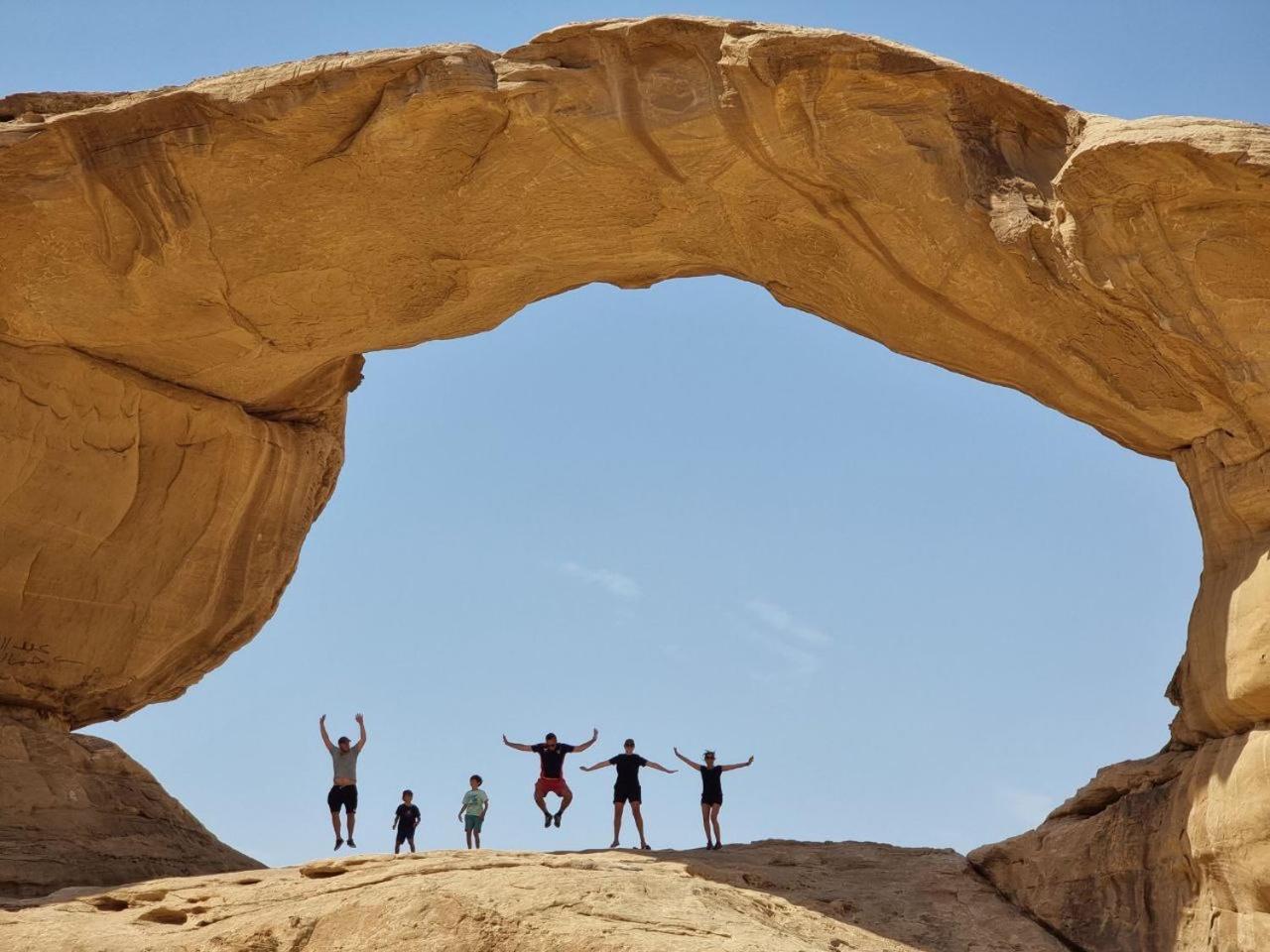 Wadi Rum Oscar Camp ภายนอก รูปภาพ