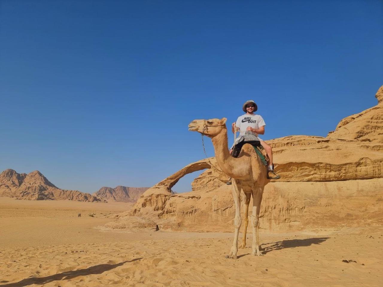 Wadi Rum Oscar Camp ภายนอก รูปภาพ