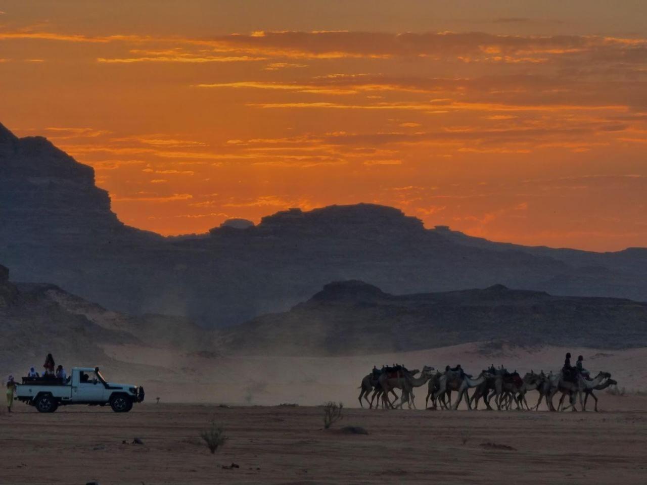 Wadi Rum Oscar Camp ภายนอก รูปภาพ